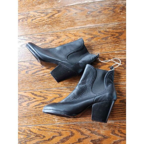 RACHEL COMEY Pebbled Nassau Chelsea Boots Heel Leather Sherpa Lined Size 9 - Picture 2 of 8